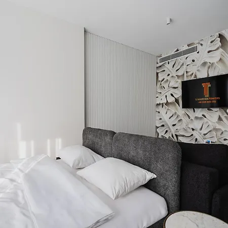 Towarowa Towers I Apartment Warsaw
